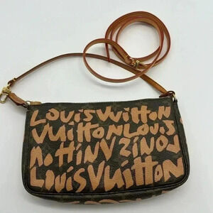 LOUIS VUITTON x Stephen Sprouse ‘Graffiti’ Pochette  with long strap non-branded